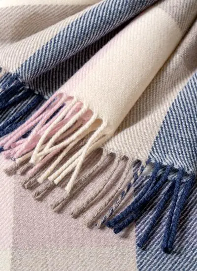 Pink & Navy Check Supersoft Lambswool Throw